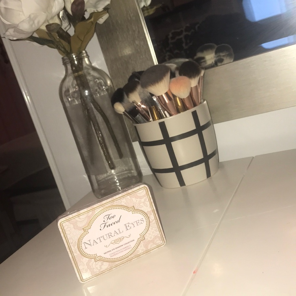 Too faced natural eyes palette